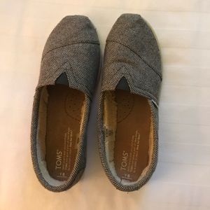 Kids Tom’s shoes
